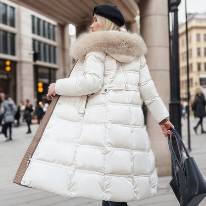 Charme Polaire – Manteau Long avec Capuche en Fourrure